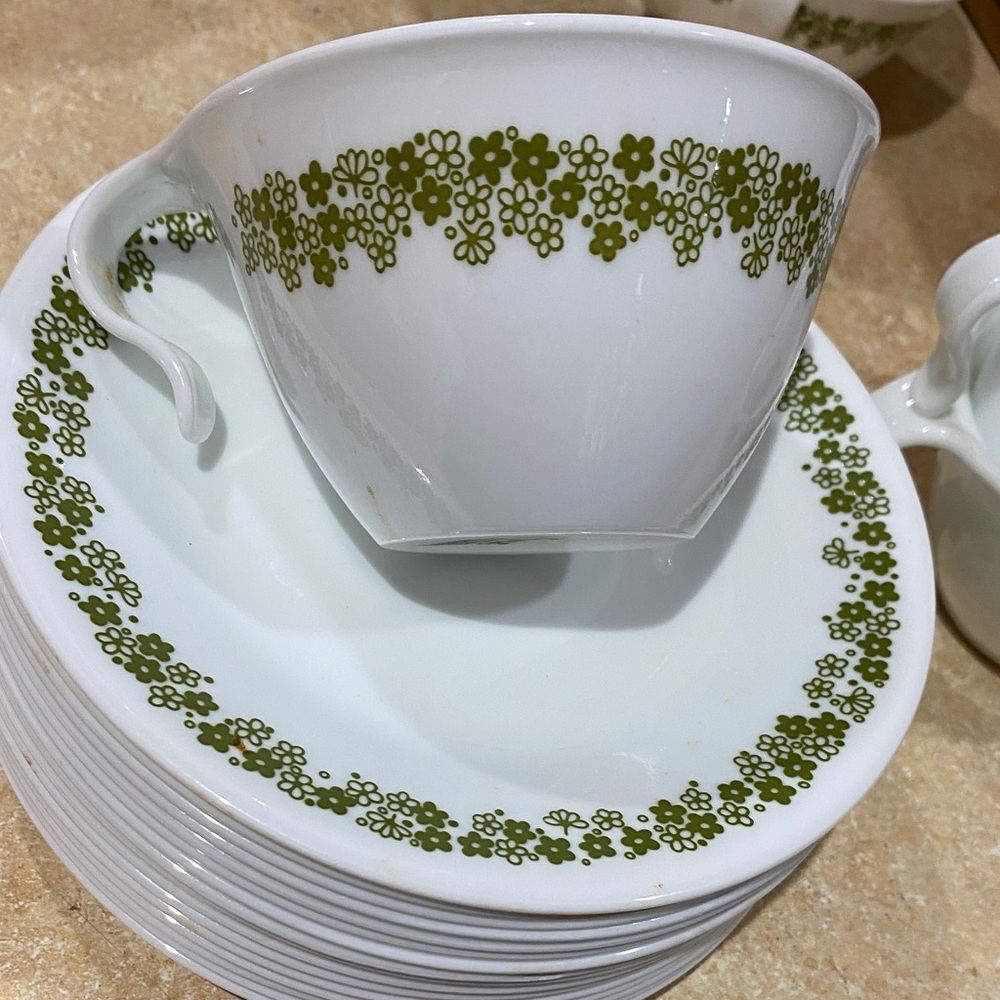 4 Corelle-Cups & Saucers Green Crazy Daisy Spring Blossom Nice!